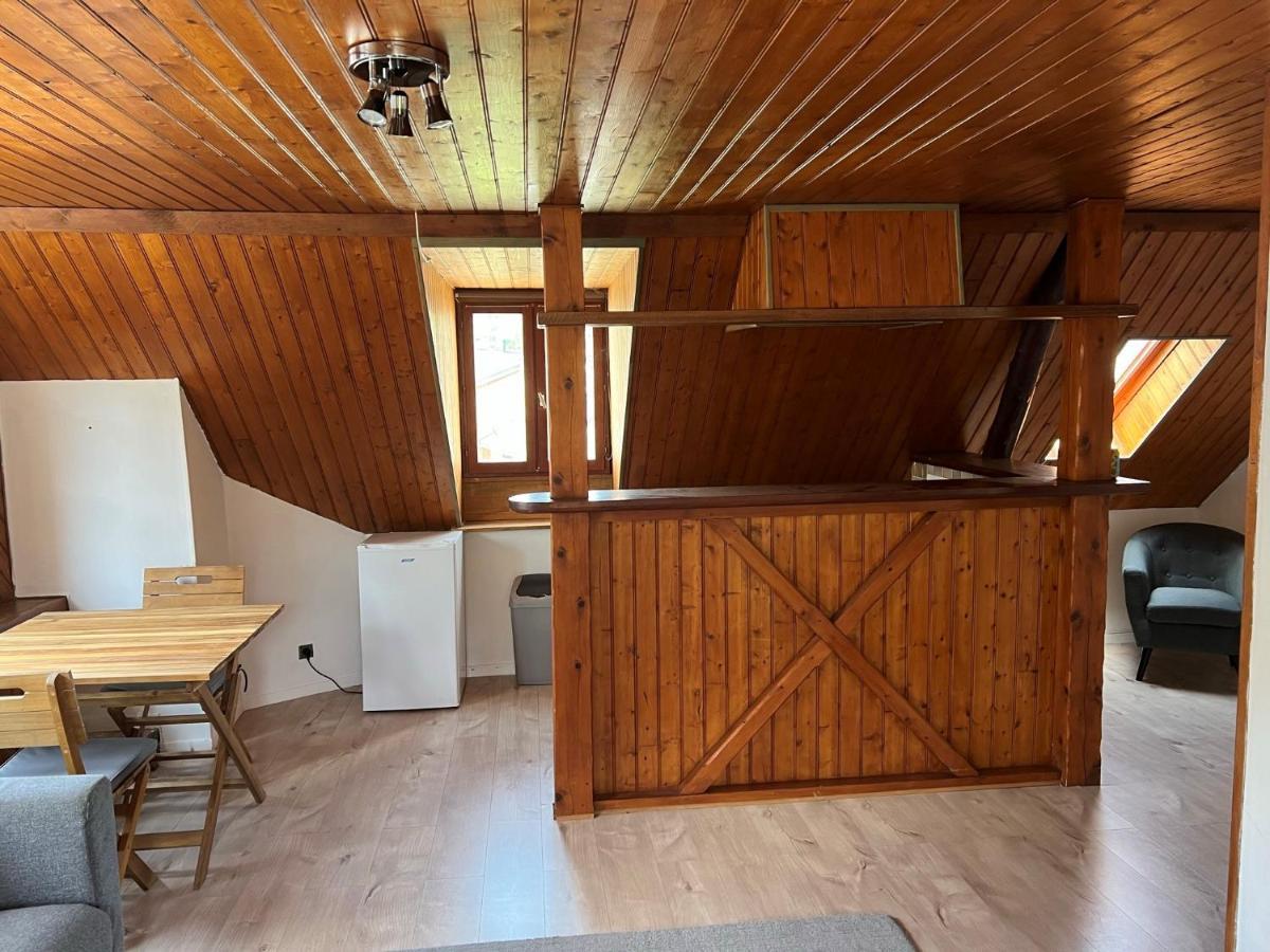 Top Floor Apartment With Mountain Views In The Centre Of Argeles Gazost Exterior photo